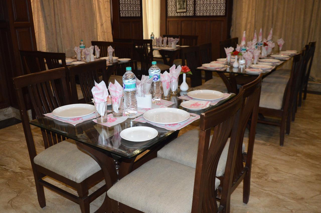 Standard Hotel And Resturant Srinagar  Exterior photo